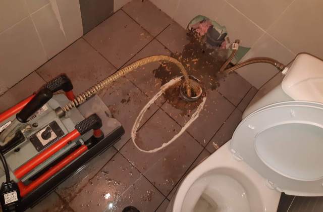 Odgušenje kanalizacije